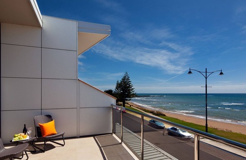 Penguin Apartment | Penguin Waterfront Escape