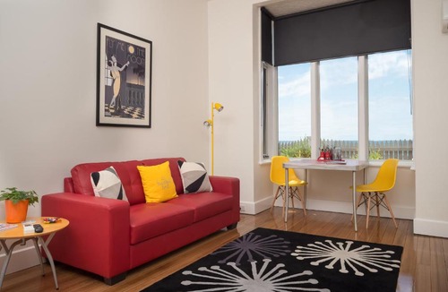 Penguin House | Penguin Waterfront Escape