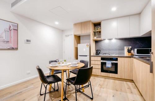 Moonee Ponds Apartment | Penny Lane - 2BR Apt in the Heart of Moonee Ponds