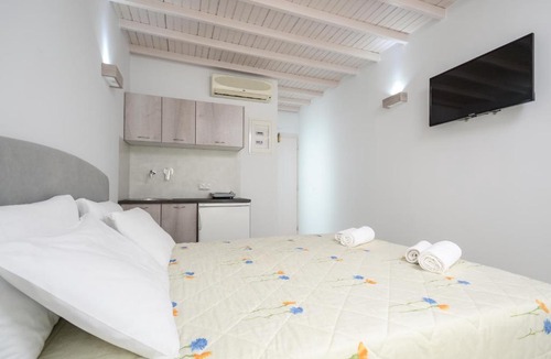 Agia Anna Apartment | Pension Elena