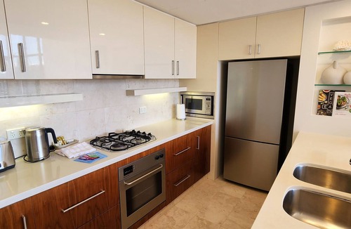 Paddington Apartment | Penthouse Apartment With Massive Private Terrace + Parking + 2 Pools + Views
