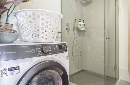 Melbourne Central Business District Apartment | Penthouse style 4brmx4bath apt
