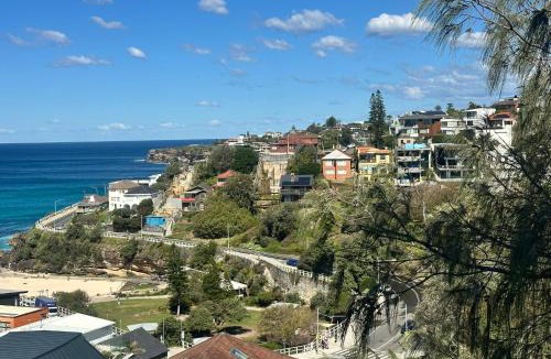 Tamarama Apartment | Penthouse with Beach View