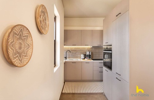 Thissio Apartment | Penthouse With Magical Acropolis View & Jacuzzi!
