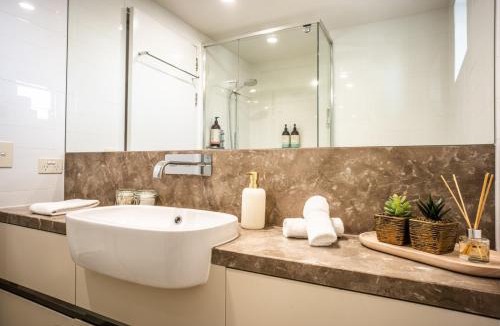 Surfers Paradise Apartment | Pepper Soul Ocean View 3 Bedroom Apartment