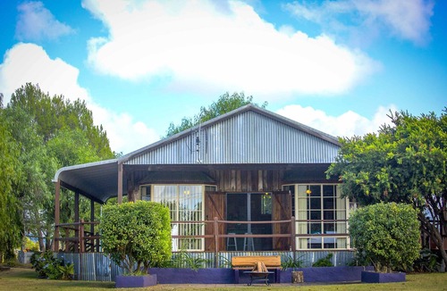 Broke Cottage | Peppercorn Cabin - Cosy cabin just for 2, with fireplace and close to popular wedding venues