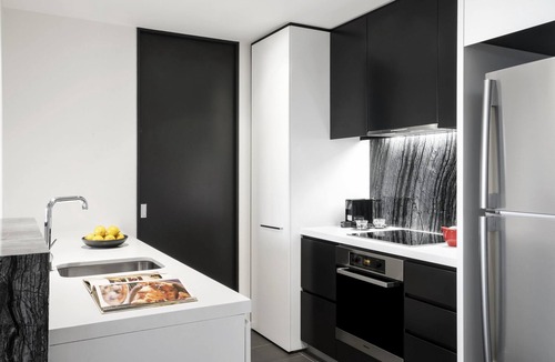 City West Hotel | Peppers Gallery Hotel Canberra