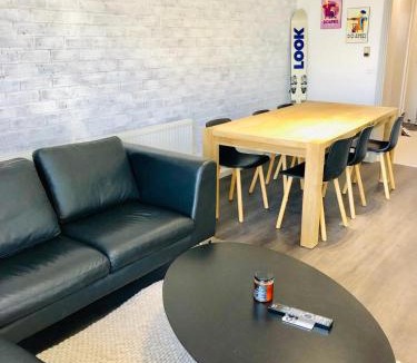 Hotham Heights Apartment | Perfect Located Apartment in the heart of Hotham