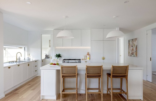 Warrnambool House | Perfect newly built modern family/large group getaway-outdoor kids playground