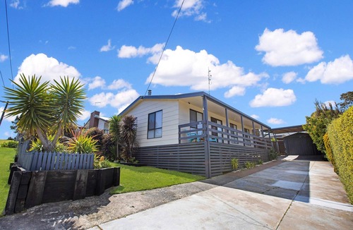 Lakes Entrance House | Perfectly equipped for your next family getaway
