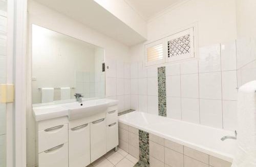 Larrakeyah Apartment | Perfectly positioned townhouse
