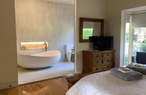 Mugga Downs Bed & Breakfast | Pericoe Retreat