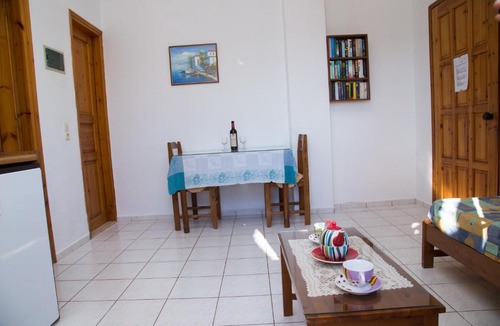 Makry Gialos Apartment | Perigiali