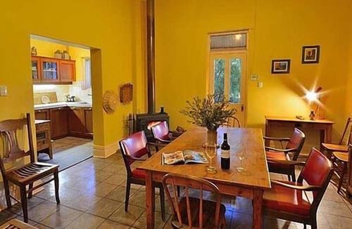 Napperby Bed & Breakfast | Pet Friendly 4 BR 1900's Country Villa accommodating up to nine guests.