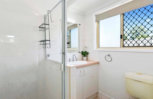 Eli Waters House | Pet Friendly Home in a Central Location