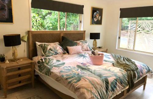 Iluka House | Pet friendly home with pool and boat parking.