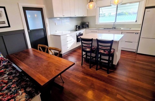 Waroona House | Pet-friendly Jarrah Cottage, a cosy home with spacious block located in Waroona.