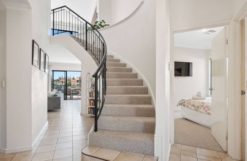 Wannanup House | Pet Friendly Luxe Waterfront Retreat with Jetty