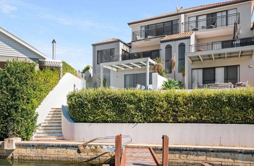 Wannanup House | Pet Friendly Luxe Waterfront Retreat with Jetty