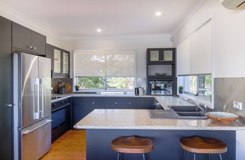 Surfside House | Pete's on the Beach, less than 5 minutes to Batemans Bay CBD