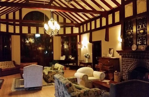 Armidale House | Petersons Armidale Winery & Guesthouse