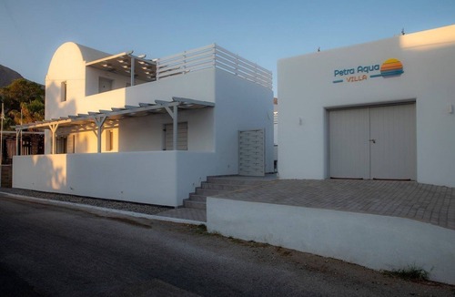 Perissa Villa | Petra Aqua Villa