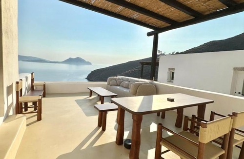 Tholaria Apartment | Petradi Studios & Villa