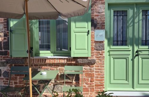 Pamfylla House | Petrino Guesthouse I Central Mytilini Stay