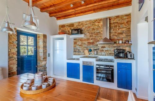 Kardiani House | Phaedrus Living: Luxury Stonehouse Tinos