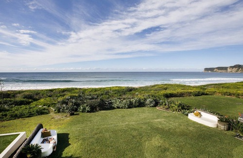North Avoca House | Philotimo - Absolute Beach Front at North Avoca