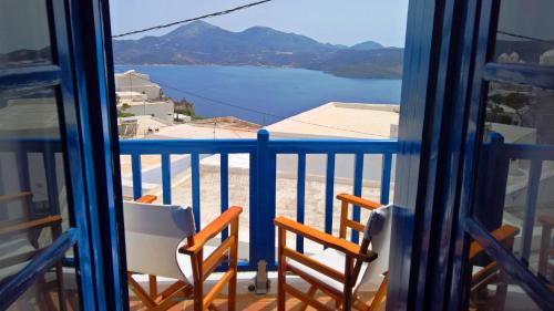 Plaka House | Piazza Castello