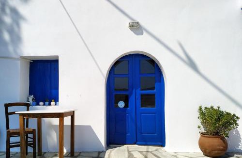 Plaka House | Piazza Castello