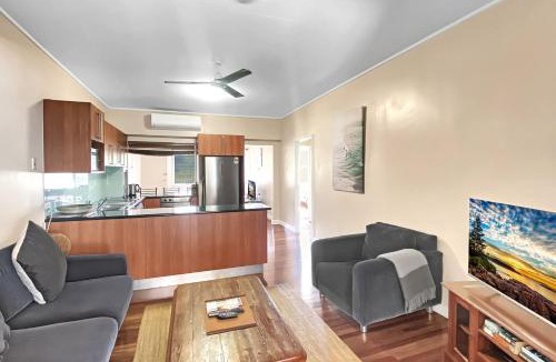 Picnic Bay Apartment | Picnic Bay Apartments Unit 4