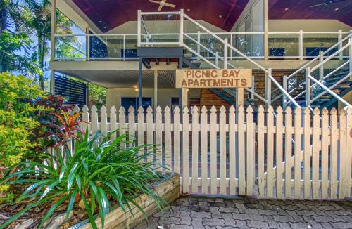 Picnic Bay Apartment | Picnic Bay Apartments Unit 1