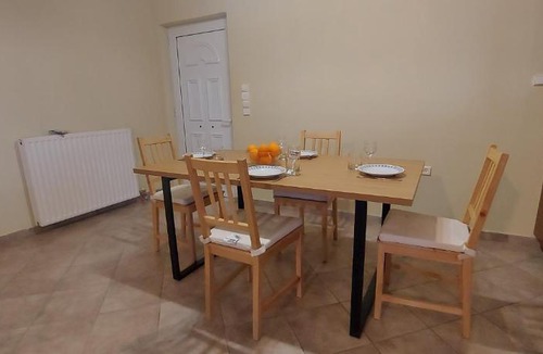 Malakonta House | Pink House Eretria