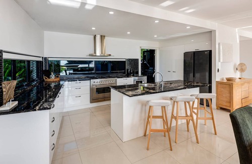 Hamilton Island Apartment | Pinnacle 10, Garden View Apartment on Hamilton Island