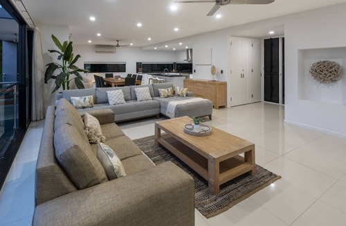 Hamilton Island Apartment | Pinnacle 10, Garden View Apartment on Hamilton Island