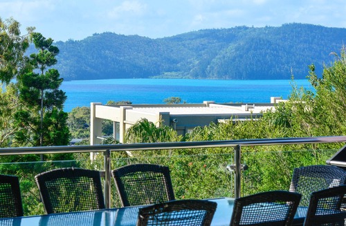 Hamilton Island Apartment | Pinnacle 8, Seaview Apartment on Hamilton Island