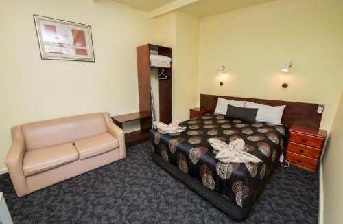 Swan Hill Hotel | Pioneer Station Motor Inn