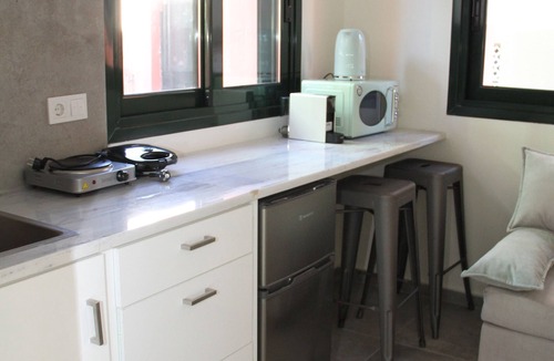 Pyrgos Apartment | Pirgos Warm Studio for 3 by MPS