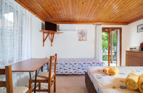 Kinyra Apartment | Plane TREE