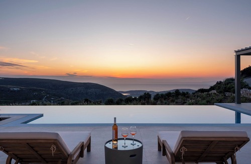 Paros Villa | Plastires villas: 3bd Infinity Pool Villa