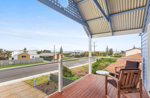 Middleton House | Point Break - 7 Mindacowie Tce, Middleton