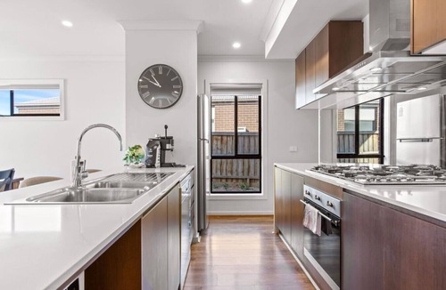 Point Cook House | Point Cook's Spacious and Comfy 4BR/2.5B Haven!