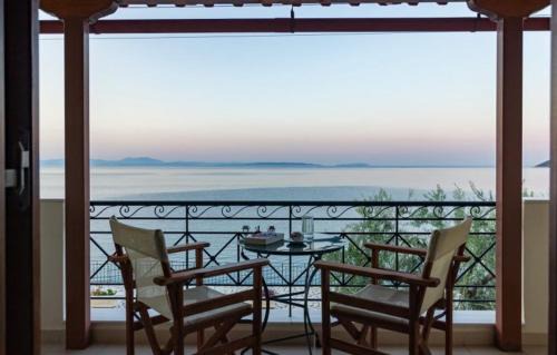 Poulithra Hotel | Polichni