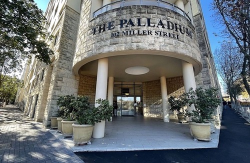Pyrmont Apartment | Poolside 2-Bed Haven, Walk to City Centre