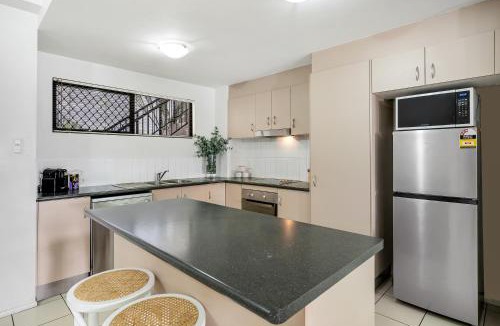 Parramatta Park Apartment | Poolside on Martyn - Relax by the Resort Pool