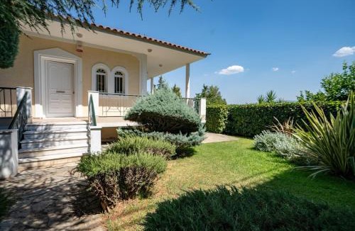 Tanagra Villa | Poolside Paradise Dilesi by ΜΡS