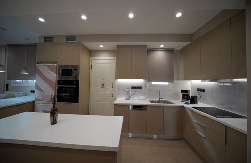 Palaio Faliro Apartment | Poseidon Executive Suite in the heart of Athens Riviera. Edem beach and marina.