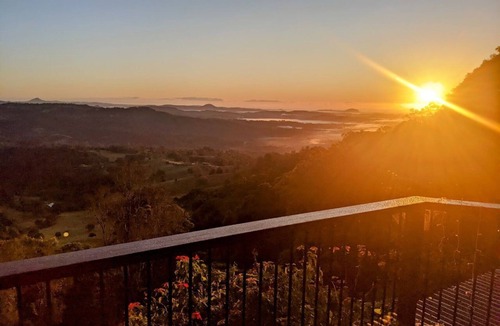 Hunchy Cottage | Potters Place Montville with Hinterland Views, Deck, Fireplace
